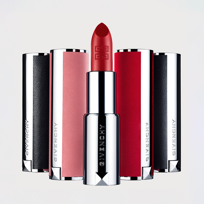 Los labios rojos de Martina Cariddi son de Givenchy