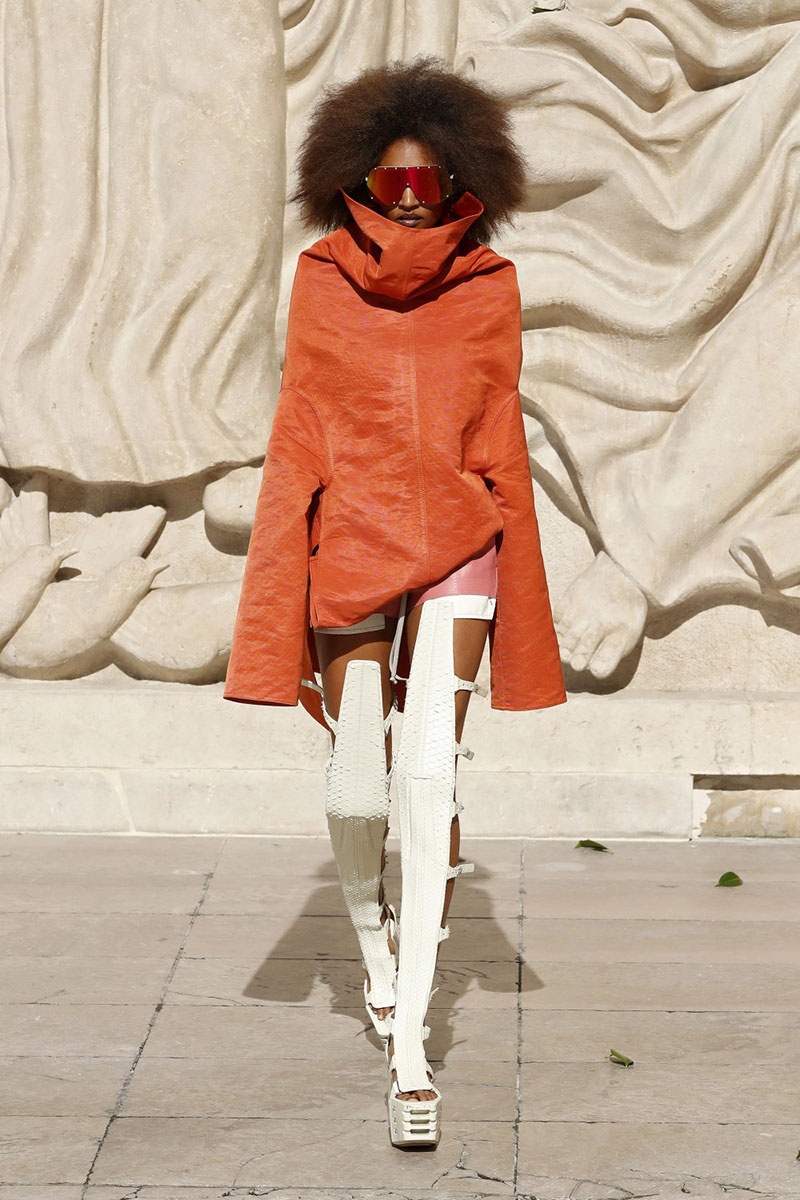 Rick Owens SS22 Womens en Paris Fashion Week: Fogachine