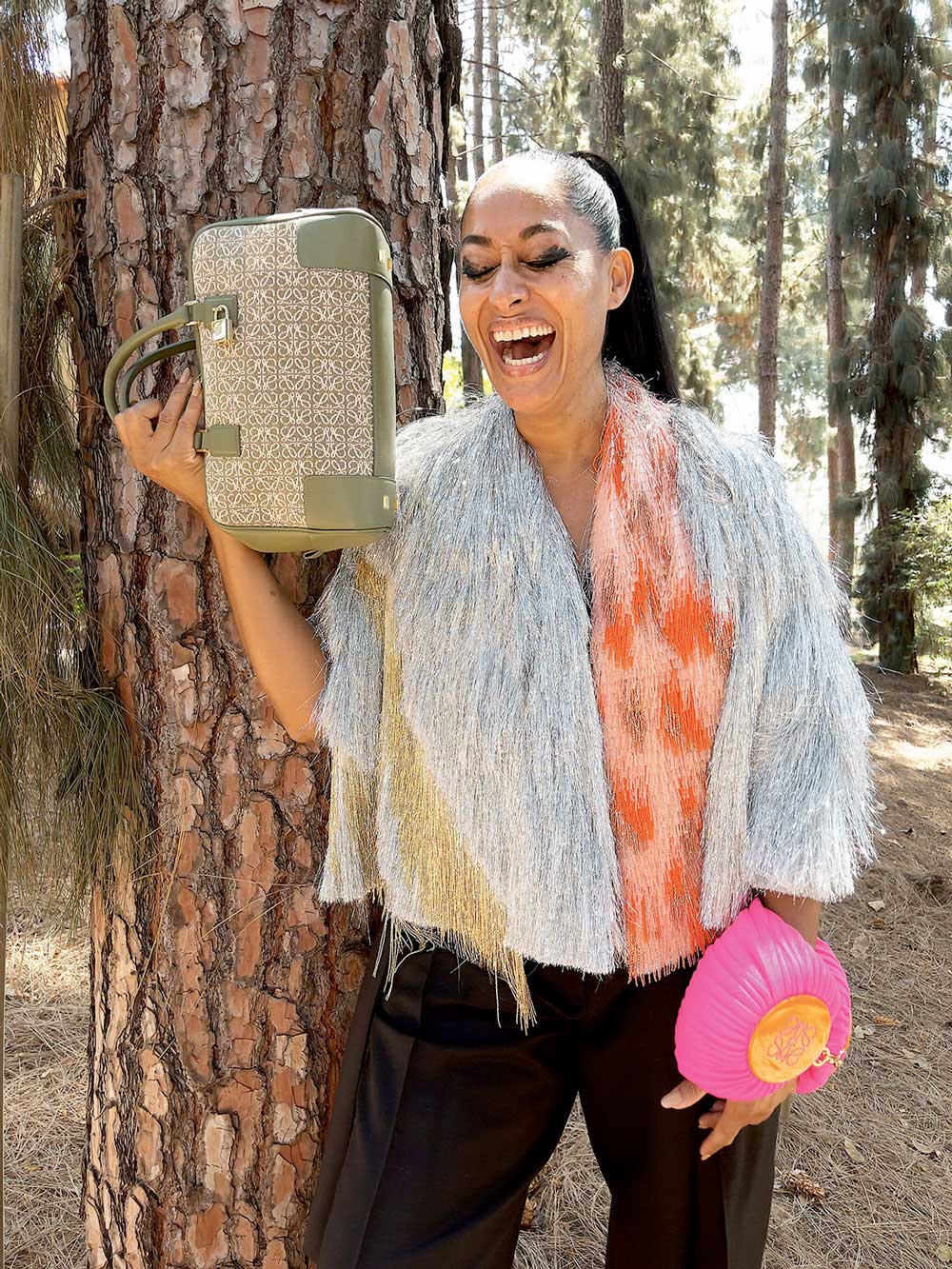 tracee ellis ross bolso amazona loewe juergen teller