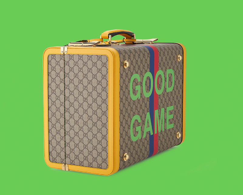 Gucci se lanza a los videojuegos con el Gucci Xbox Bundle