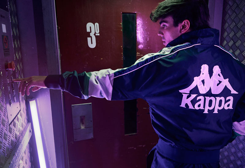 Óscar Casas estrena lo último de Kappa para esta temporada