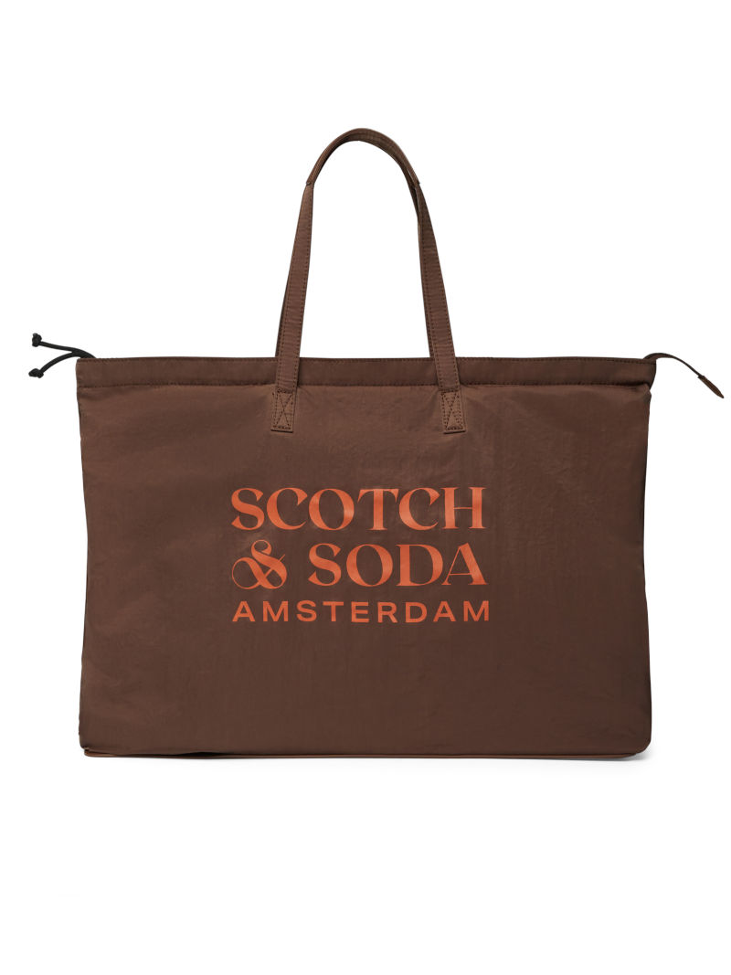 Scotch & Soda se recicla con una nueva línea de bolsos