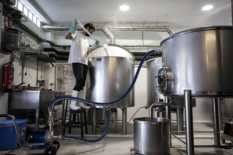 Adalt Brewing regresa al futuro con su nueva cerveza