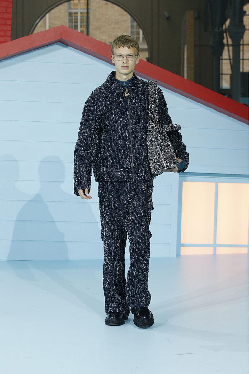 Todos los looks de Louis Vuitton FW22 en Paris Fashion Week