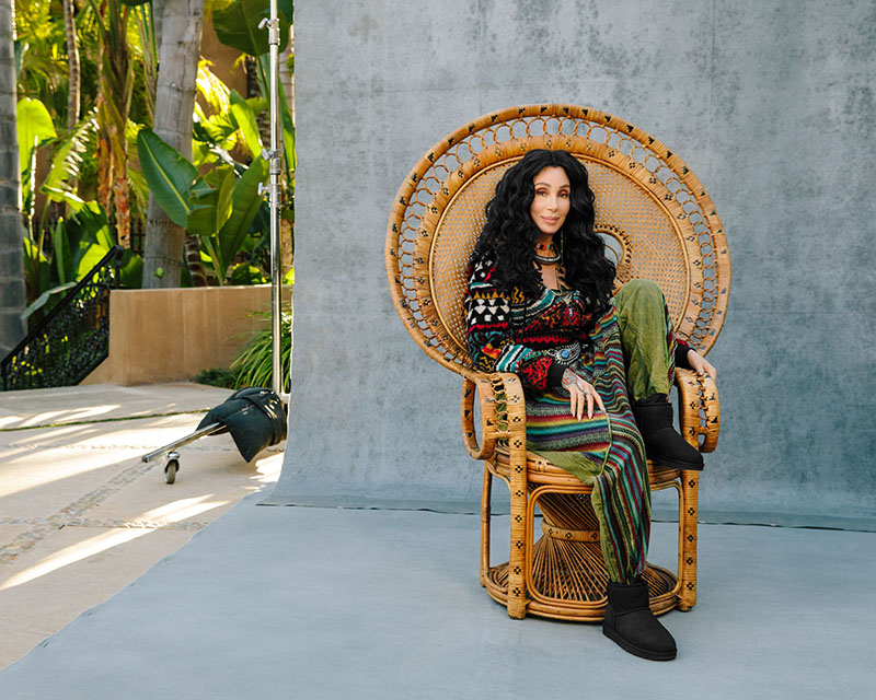 Cher protagoniza la nueva campaña de UGG SS22: ‘FEEL ____’