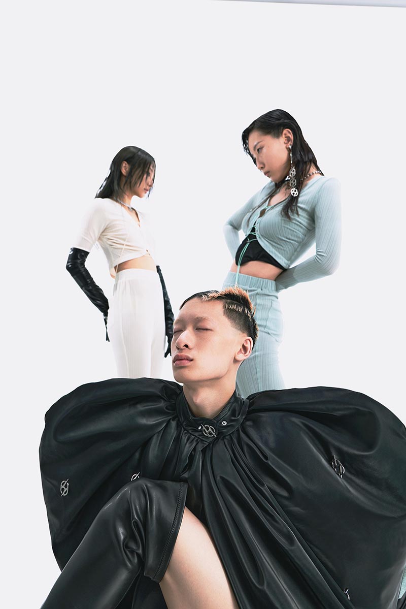 ray chu 2022 colección moda otoño invierno sensualidad látex negro Taiwan