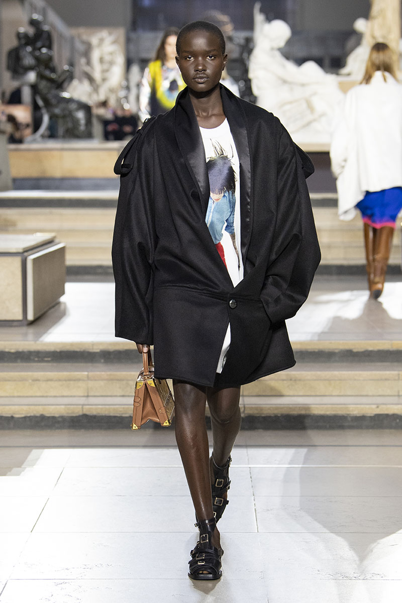 Louis Vuitton Women's FW22 en Paris Fashion Week