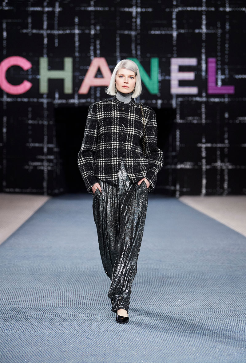 Chanel FW22-23 o el homenaje al tweed, símbolo de la Maison