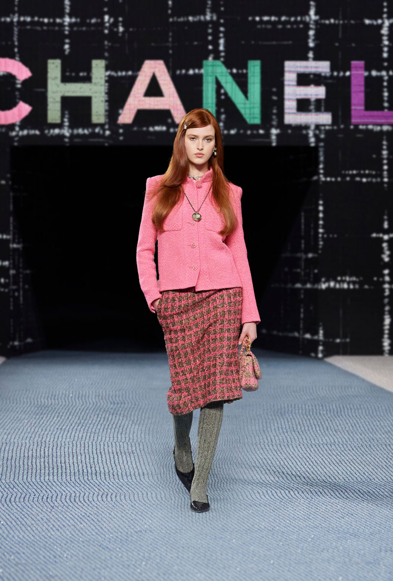 Chanel FW22-23 o el homenaje al tweed, símbolo de la Maison