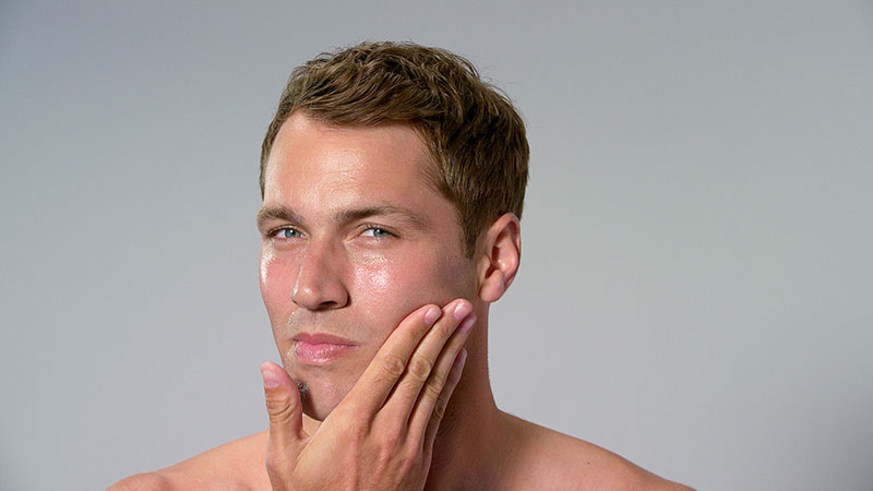 La rutina de afeitado definitiva para pieles sensibles