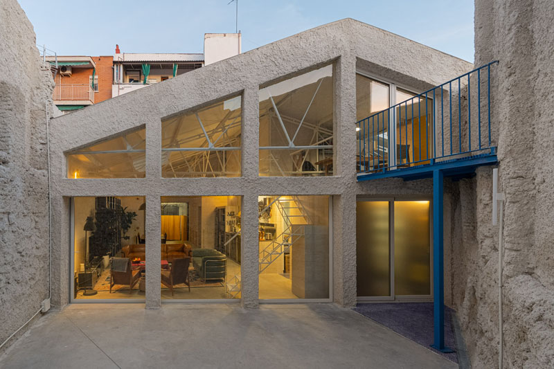 Burr arquitectura: Vivienda del escritor Juan Ramón Silva en Carabanchel. vista desde el patio