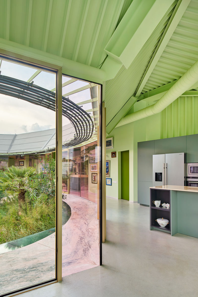 Rambla Climate-House de Andrés Jaque y Miguel Mesa del Castillo: la cocina en tonos verdes