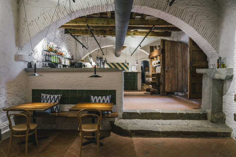Stefano Colli restaurante Mas Vell: interior del local. Arcos de ladrillos