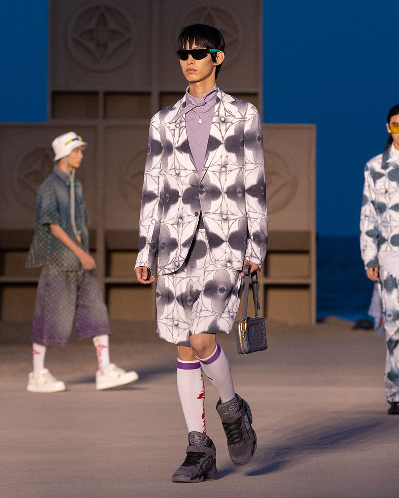 El spin off de Louis Vuitton Men's SS23 en Aranya, China