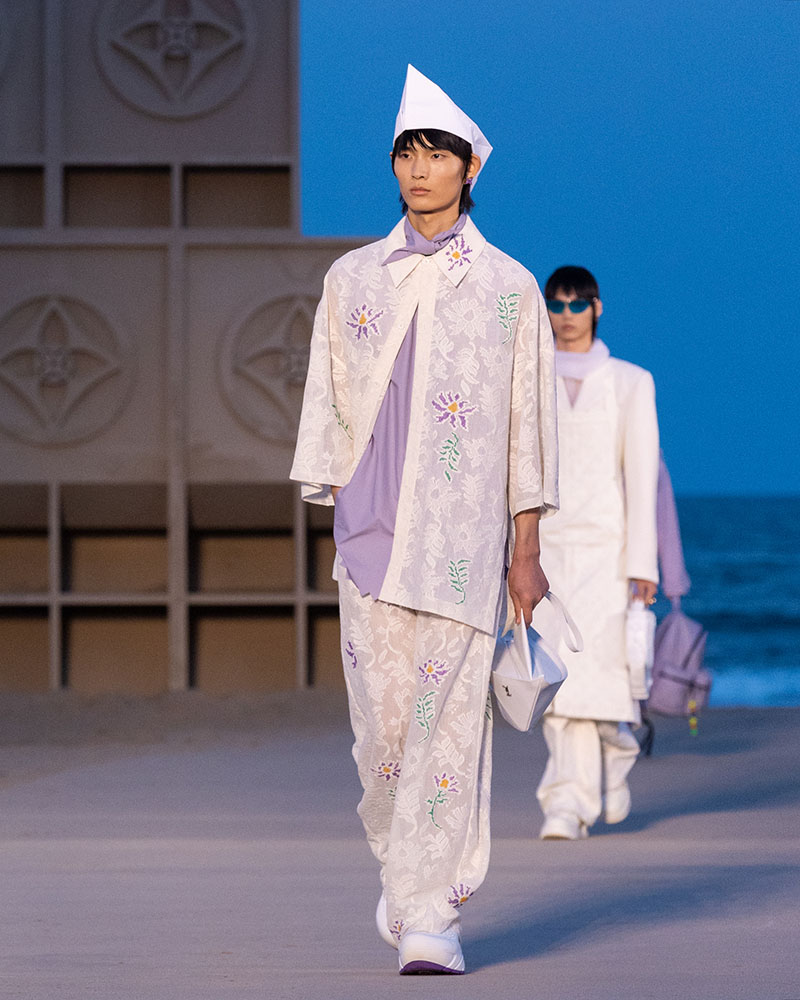 El spin off de Louis Vuitton Men's SS23 en Aranya, China