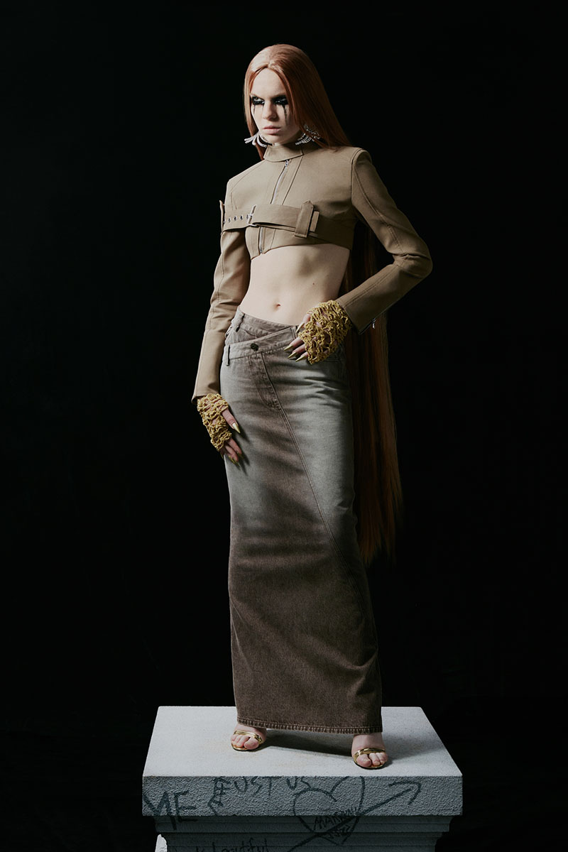 Marrknull SS23 en London Fashion Week: Statue