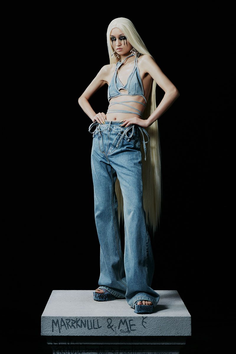 Marrknull SS23 en London Fashion Week: Statue