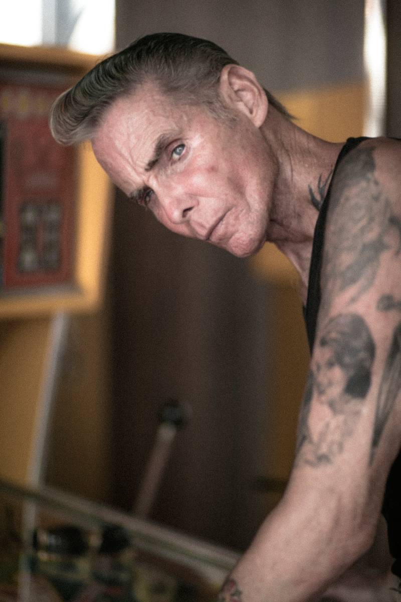 Mark Mahoney es el tatuador de las estrellas de rock