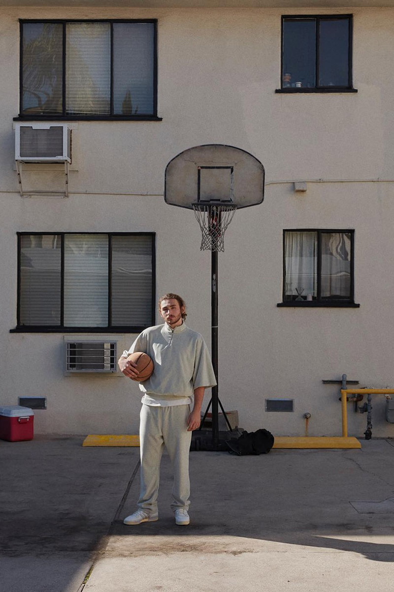 La ropa de baloncesto elevada de Jerry Lorenzo en adidas