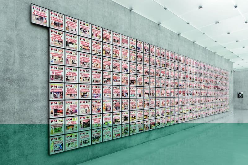 Sade en el CCCB_Teressa Margolles, instalacion con 365 fotografias en tonos rojos