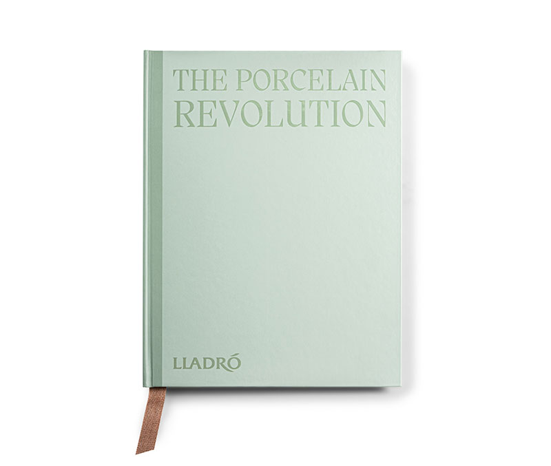 The Porcelain Revolution Lladró: la portada del libro en color verde claro