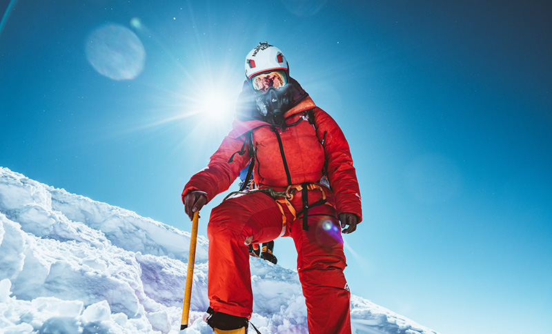 The North Face presenta un traje de alpinismo para mujeres