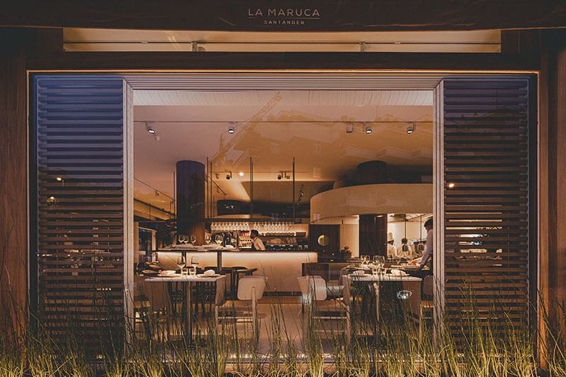 Zooco estudio restaurante La Maruca: una gran ventana que se abre al exterior