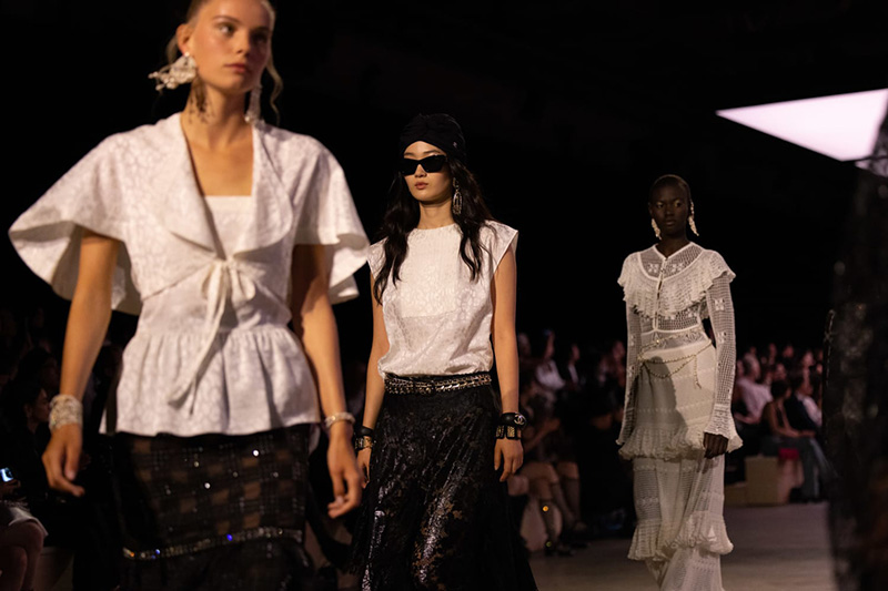 Chanel llega a Tokio con Métiers d'art 2022/23