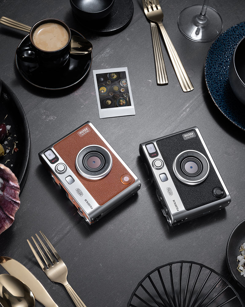 Fujifilm ha lanzado hoy su nueva cámara Instax Square SQ40