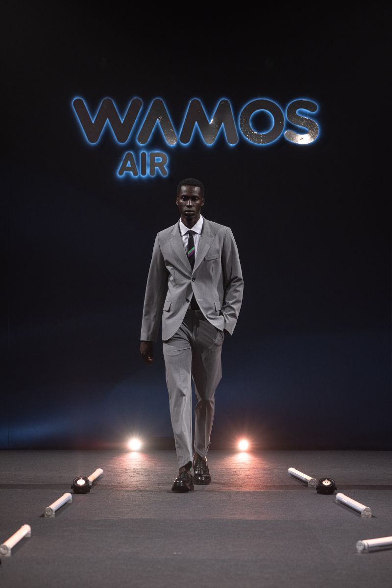 Juanjo Oliva diseña los uniformes atemporales de Wamos Air