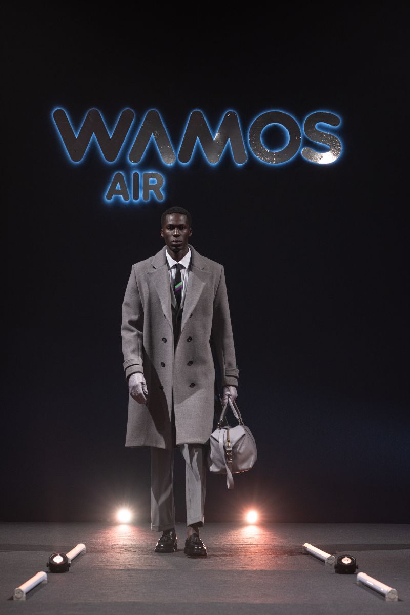 Juanjo Oliva diseña los uniformes atemporales de Wamos Air