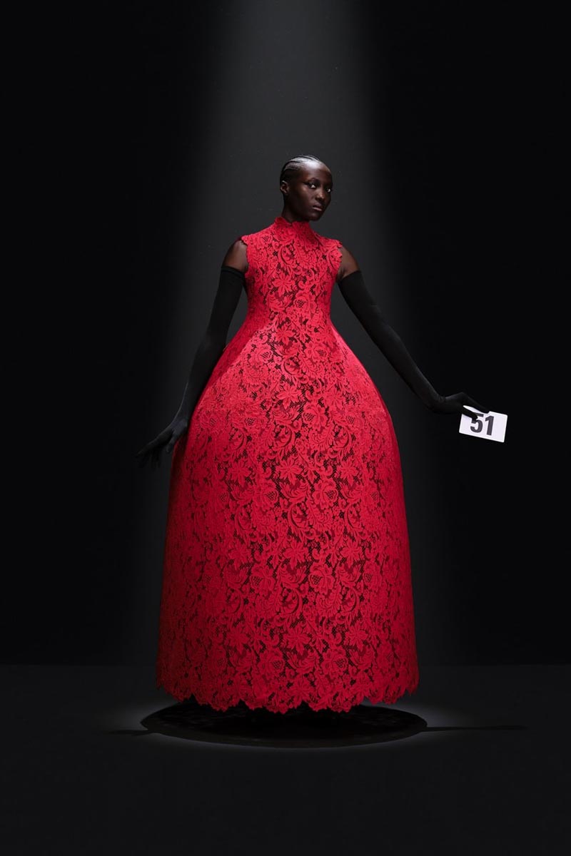 Demna mezcla tradición y subversión para Balenciaga Couture