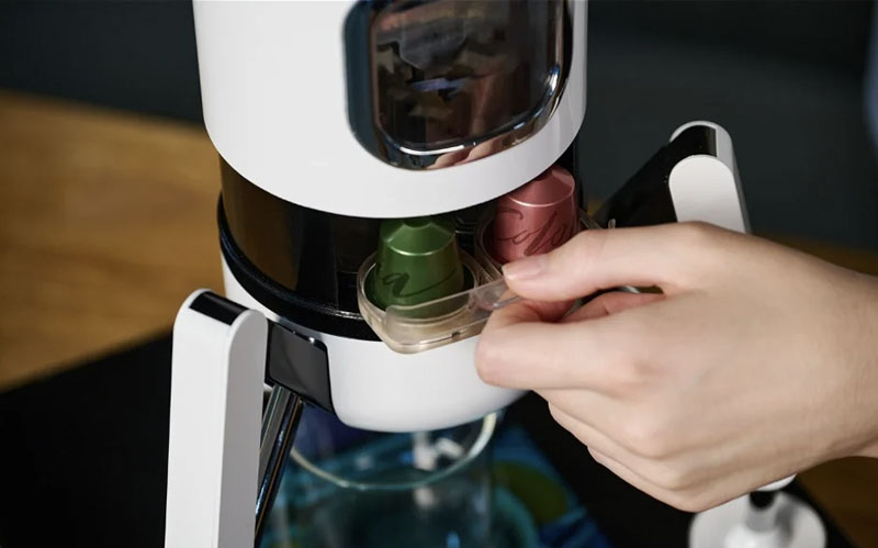 Duobo by LG: introduciendo dos cápsulas en esta cafetera tan futurista
