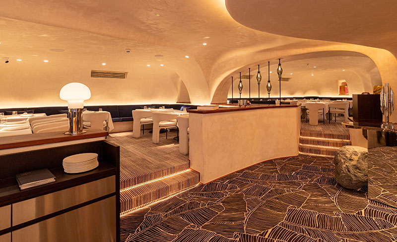 Menús degustación Ikigai Velázquez: interior del restaurante tipo cueva con todas las pareces curvas