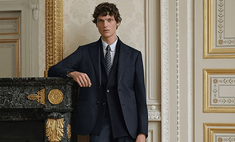 Los trajes de Louis Vuitton son un esencial del estilo elevado