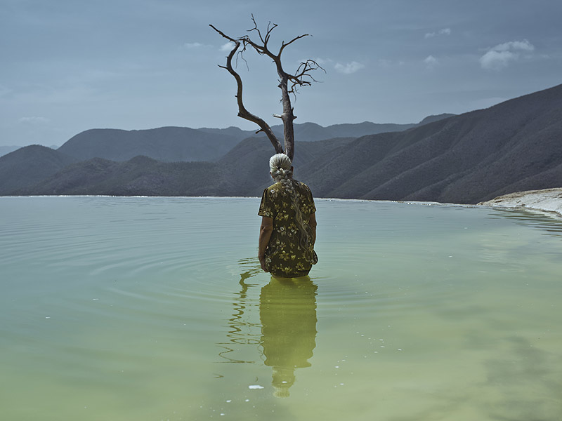 Las mejores exposiciones en Madrid este otoño - foto de indigena en un lago