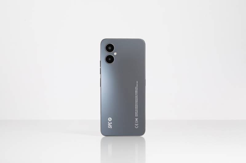 SPC Discovery: Fotografía del smartphone gris de la parte trasera.