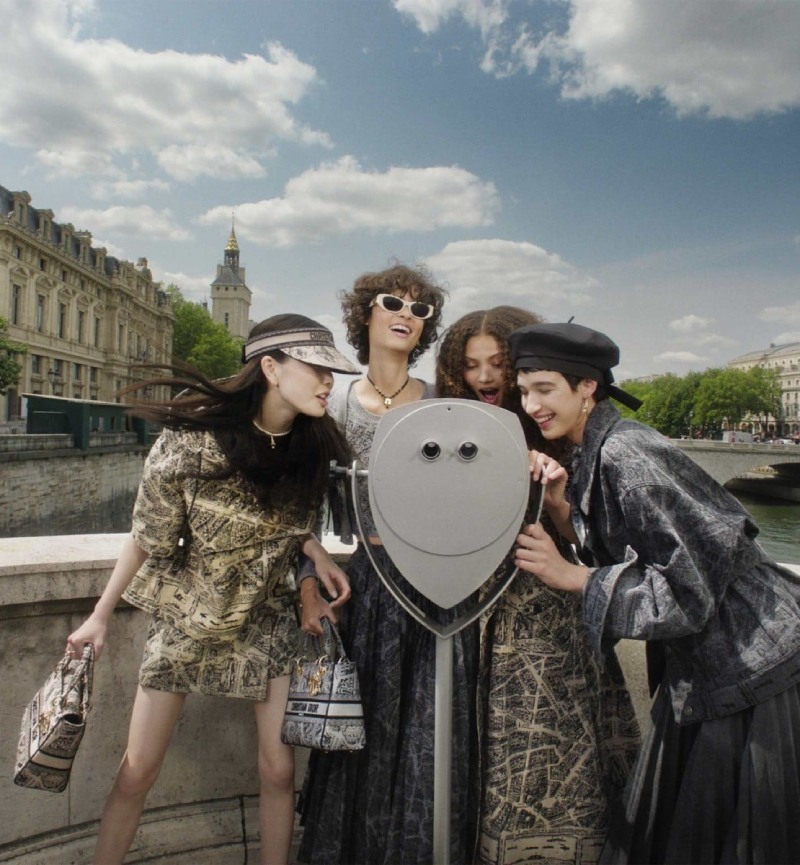 Dior y sus nuevas creaciones con el estampado Plan de Paris
