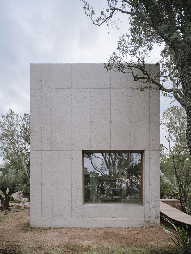 Orma Architettura proyecta Casa R en la isla de Córcega