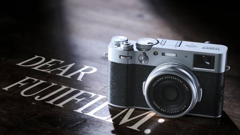 Fujifilm X100VI: fotografía que muestra el diseño de la nueva cámara.