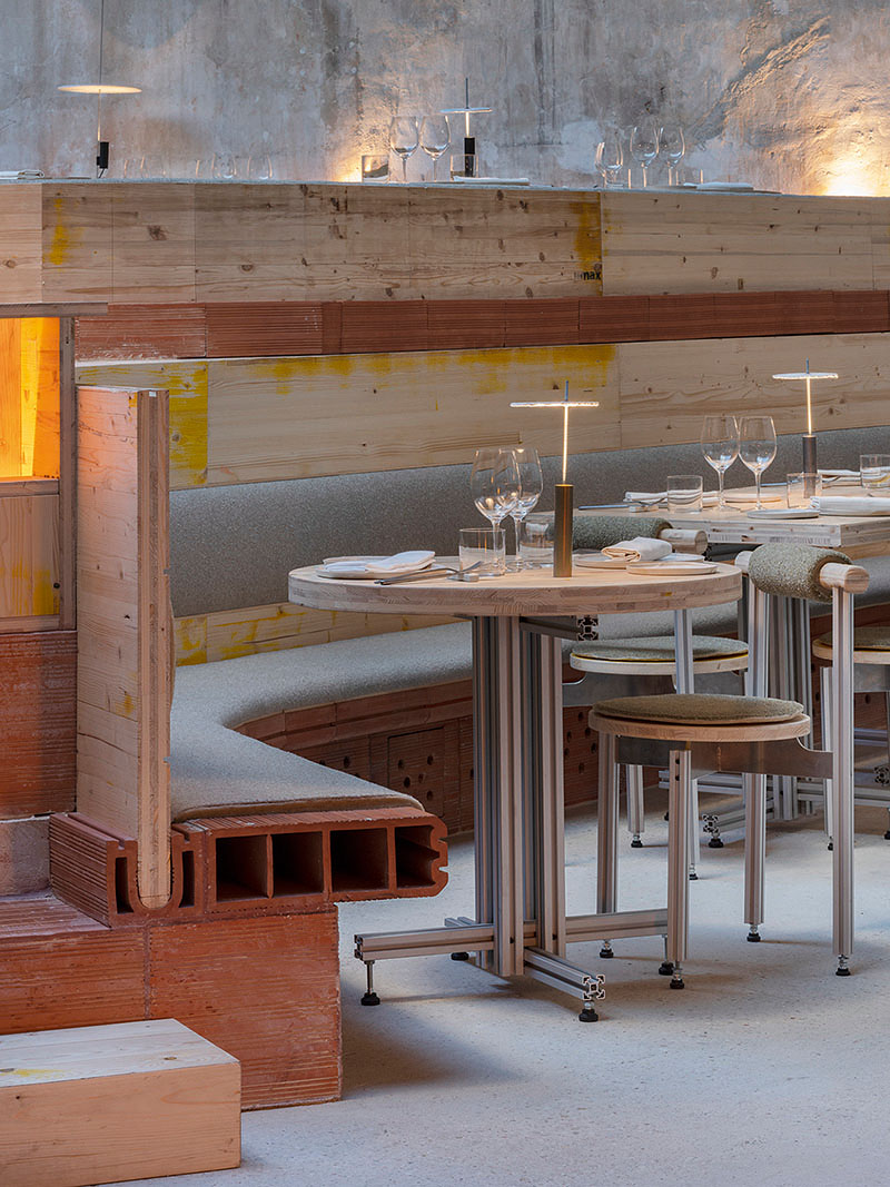 Restaurante Tramo interiorismo: mobiliario diseñado por Andreu Carulla