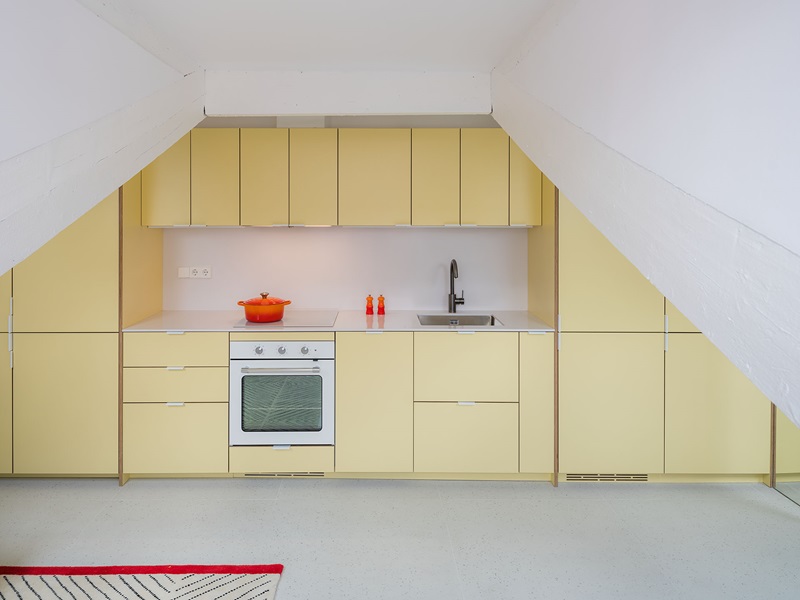 Gon architects - casa flix: cocina amarilla