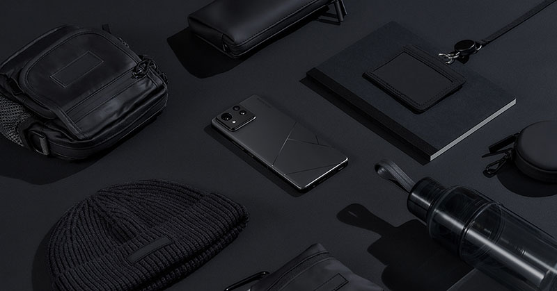 Asus Zenfone 11 Ultra con Inteligencia Artificial: un bodegón con el terminal en negro
