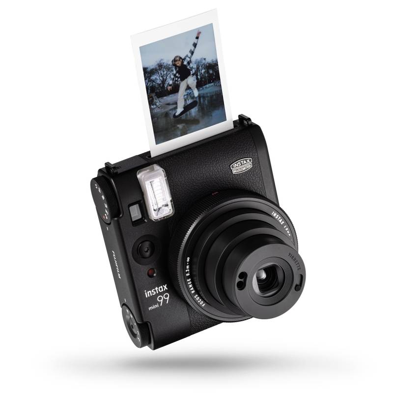 Instax Mini 99: la cámara Instax Mini 99 con una foto imprimiéndose.