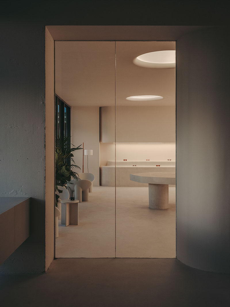 Isern Serra y Gigi Studios: un espejo donde se refleja el showroom