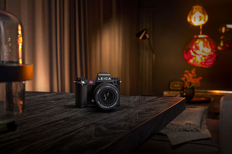 Leica SL3 fullframe sin espejo: la cámara con un objetivo muy luminoso