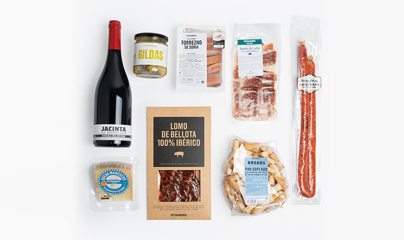 Regalos gastronómicos Día del Padre: cesta de comida gourmet