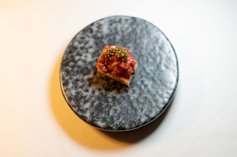 Restaurante Amós Madrid: steak tartar con caviar