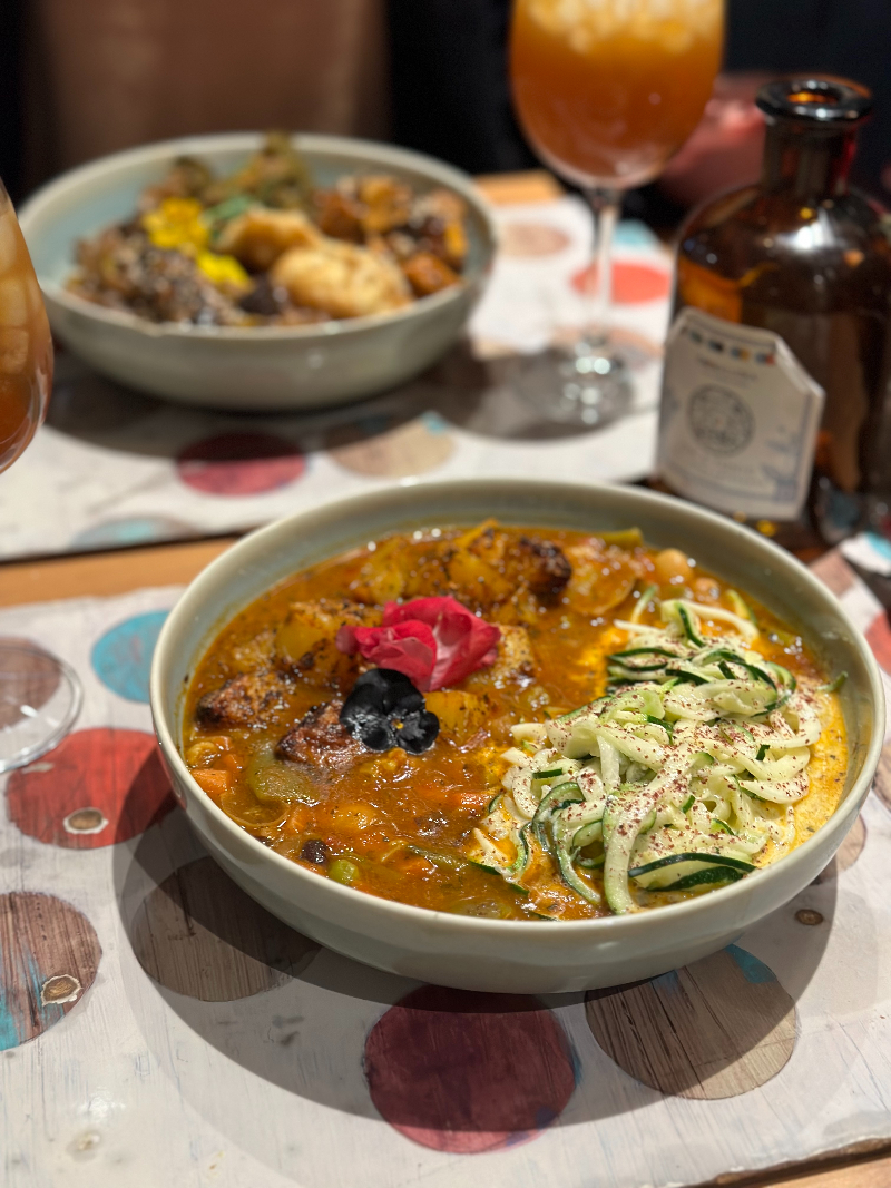 Restaurante Cookaluzka: bol sunset al mediterráneo, menú del día con hummus de boniato y fettuchini de calabacín
