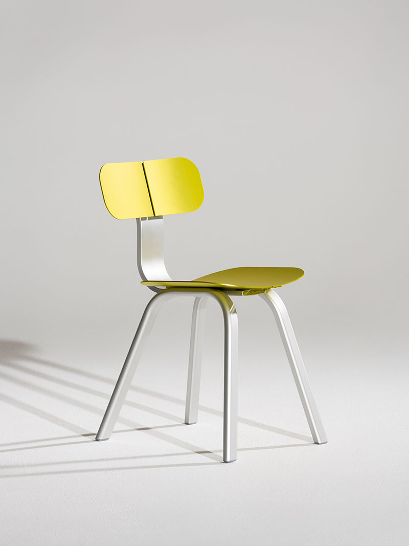 100R exposición de Hydro durante la Semana del diseño en Milán 2024: una silla de aluminio